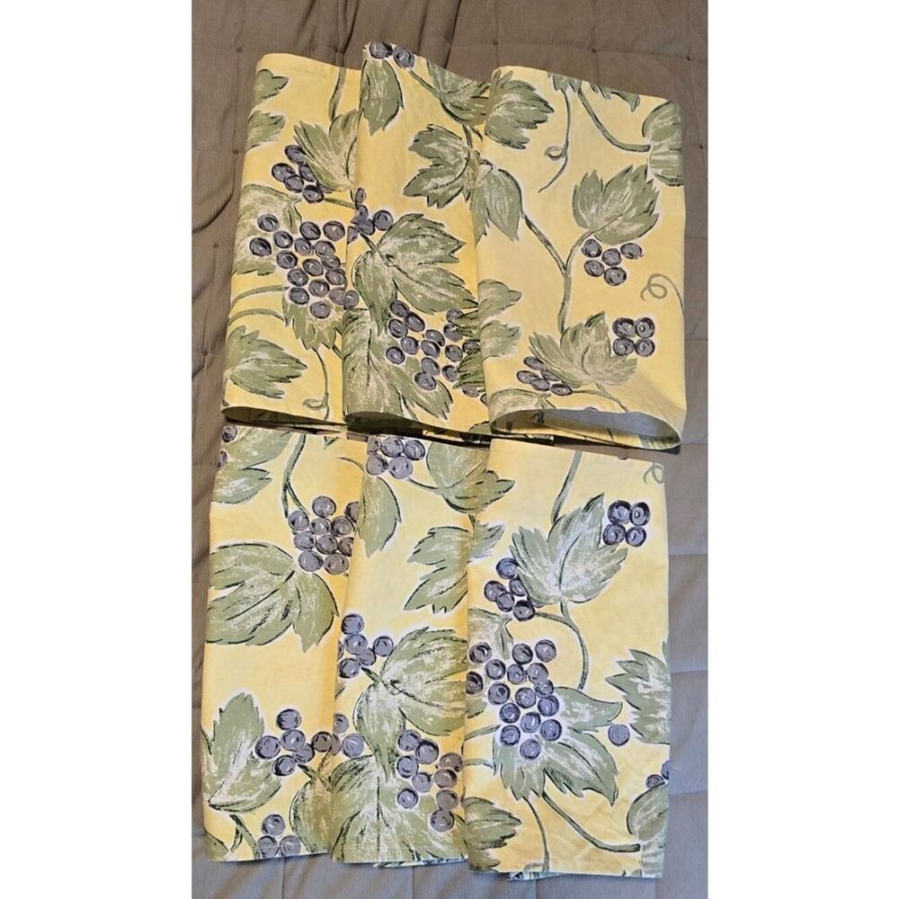 Vintage Grape Vine Print Cloth placemats Set Of 4 Yellow & Green